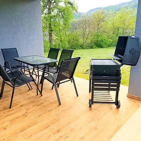 Casa de Férias Kucica Na Drini Minja